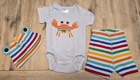 Baby Set H&M Body Hose und Mütze bunt Grösse 56