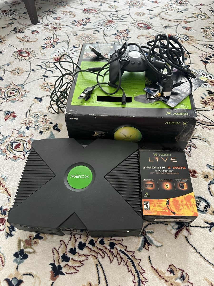 Microsoft Console: Microsoft Xbox Konsole mit Kabeln Controller und OVP – Usato da Zürich venduto da NYDDYN