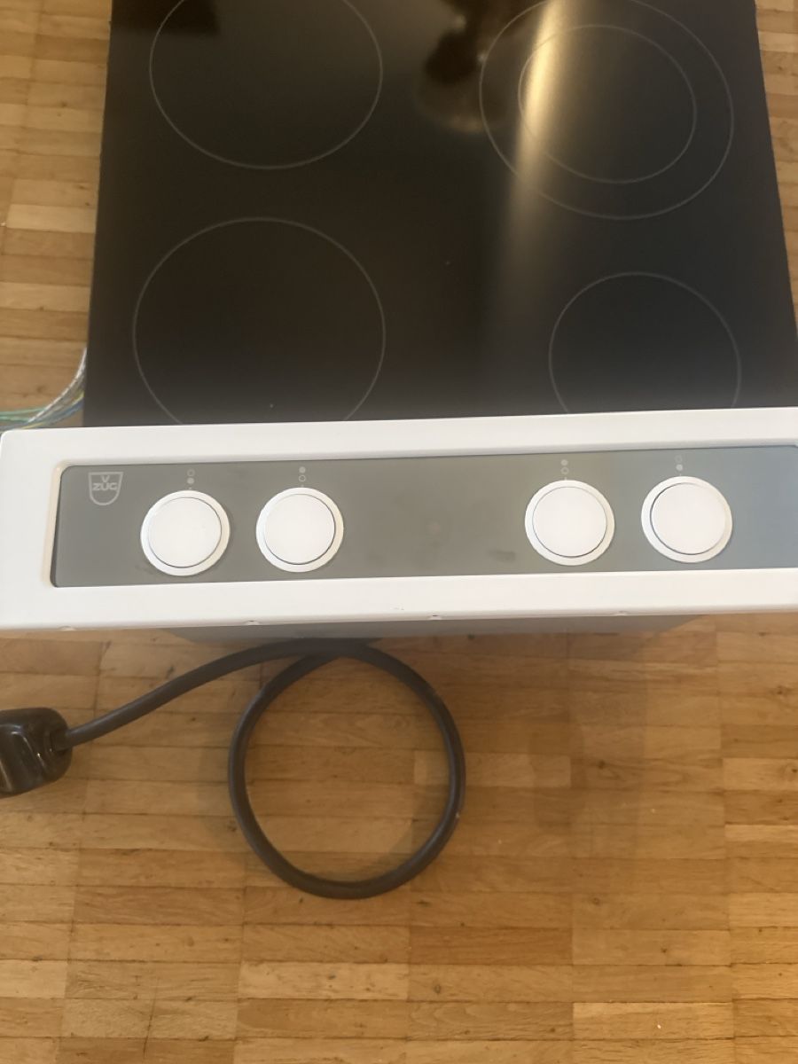 V-Zug Cucine: Kochfeld V- Zug neu preis 3000 – Usato da Rapperswil SG venduto da kat_rw8q 5