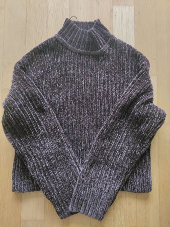 H&M Brown Ribbed Knit Turtleneck Sweater - Small
