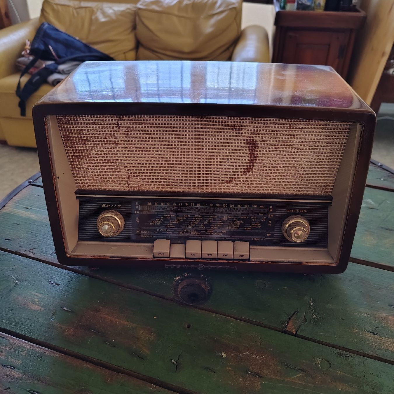 Loewe Radios: Loewe Opta Bella Type 42011 Radio – Defekt aus maroggia von tondo_Music