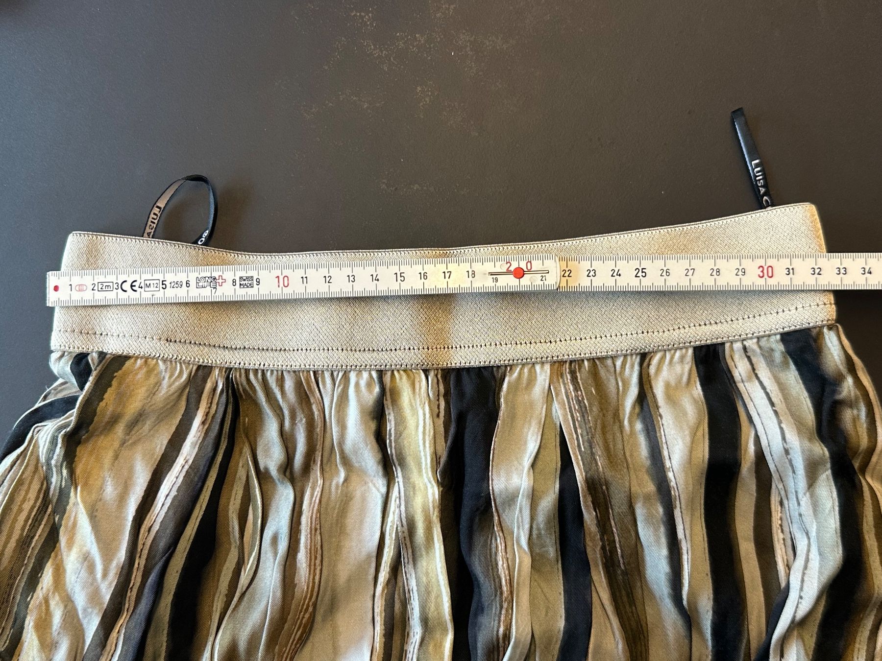 Luisa Cerano Röcke: Luisa Cerano Feather Skirt – Gebraucht aus Zürich von ong8 3