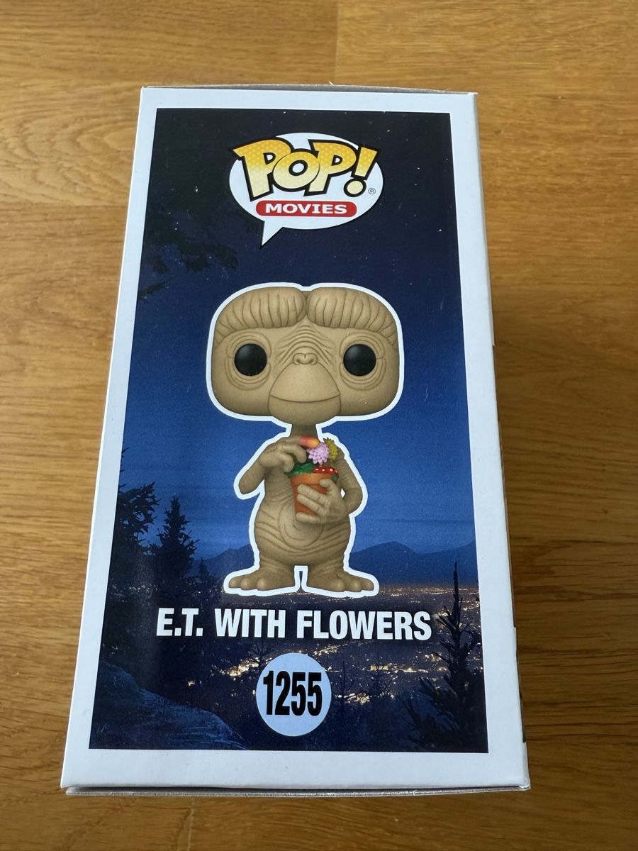 Funko Statuette: E.T. with flowers Funko Pop Figur – Nuovo e nell'imballaggio originale da Stallikon venduto da Weihnachtsgnom 1