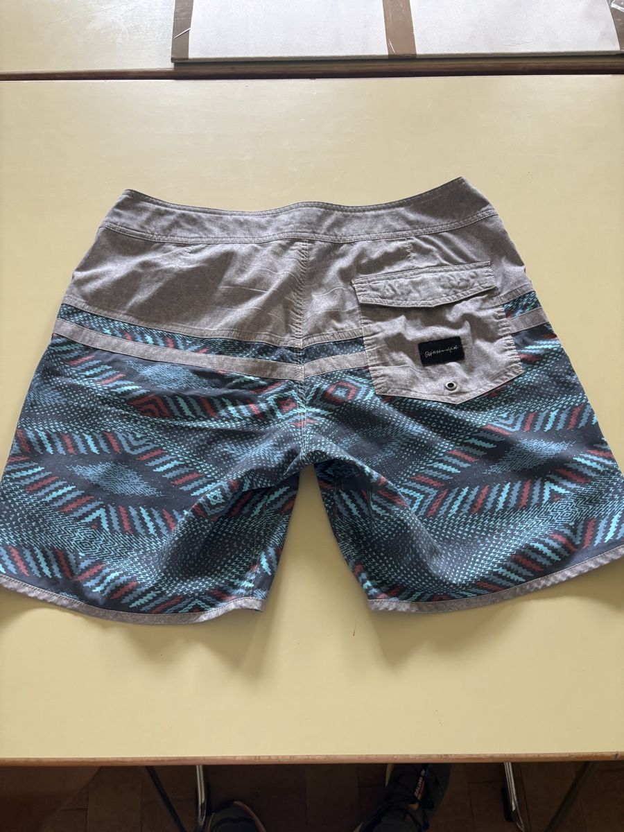 Quiksilver Caleçons de bain: Boardshorts Quiksilver 32 – D'occasion à Morges par Brunocunha05 2