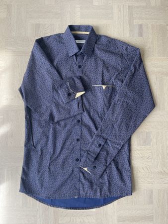 Herren Hemd blau gemustert Langarm Grösse M guter Zustand