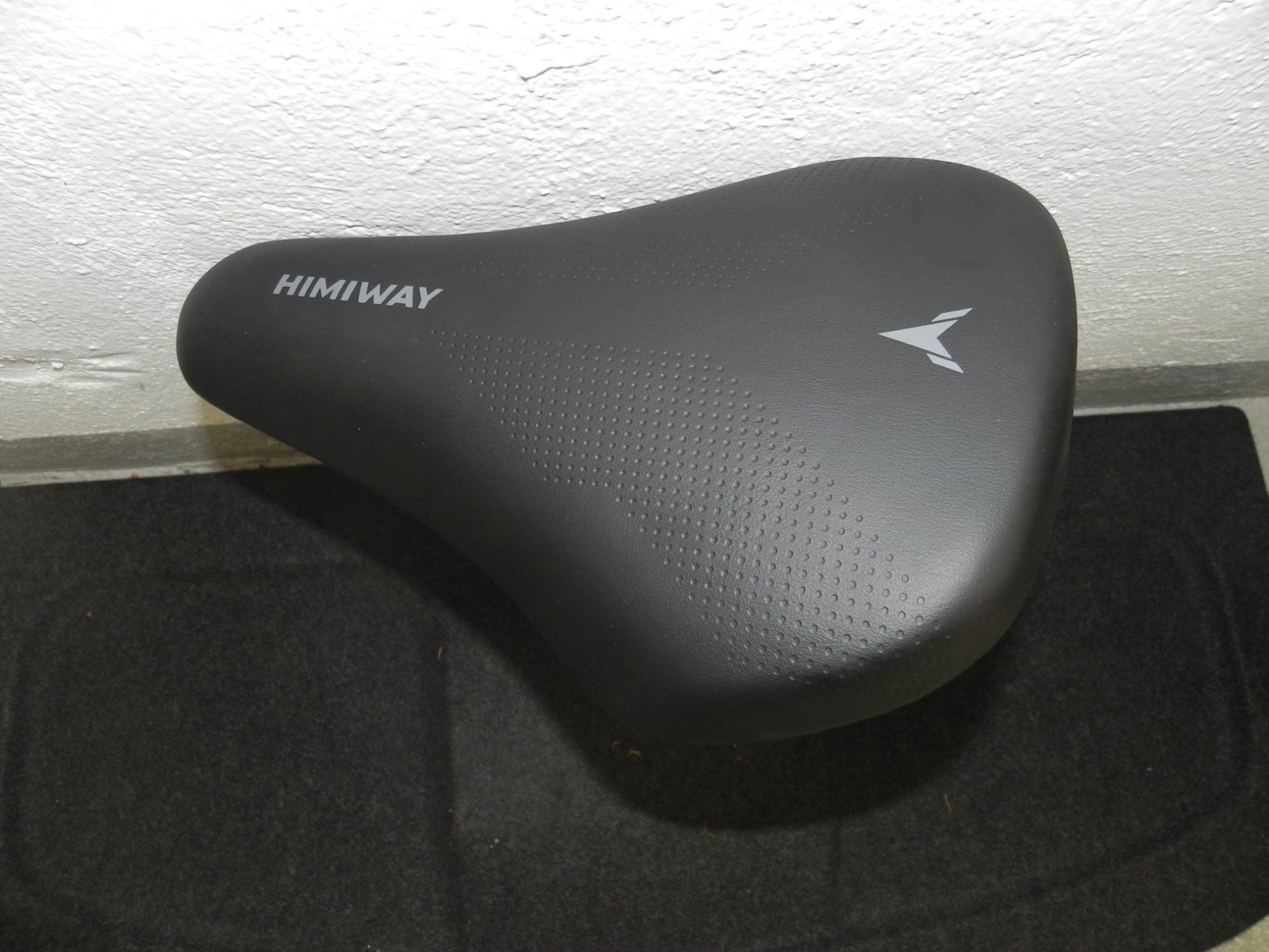 Pièces détachées: Sattel Himiway D5 weicher Sattel – Neuf (Voir description) à Zürich par Y.B74