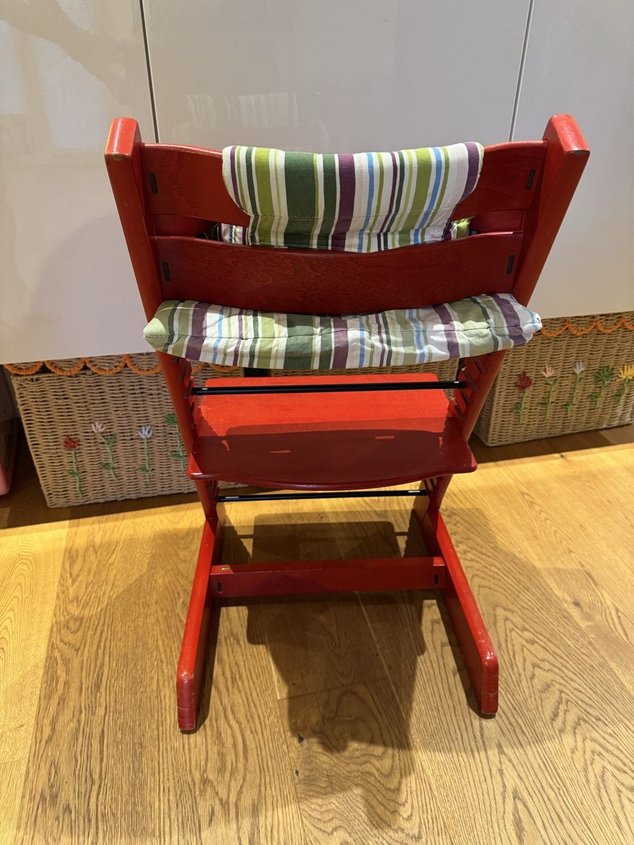 Stokke Seggioloni: Stokke Tripp Trapp in rot - Versand möglich – Usato da Neuhaus SG venduto da chinderegge 2