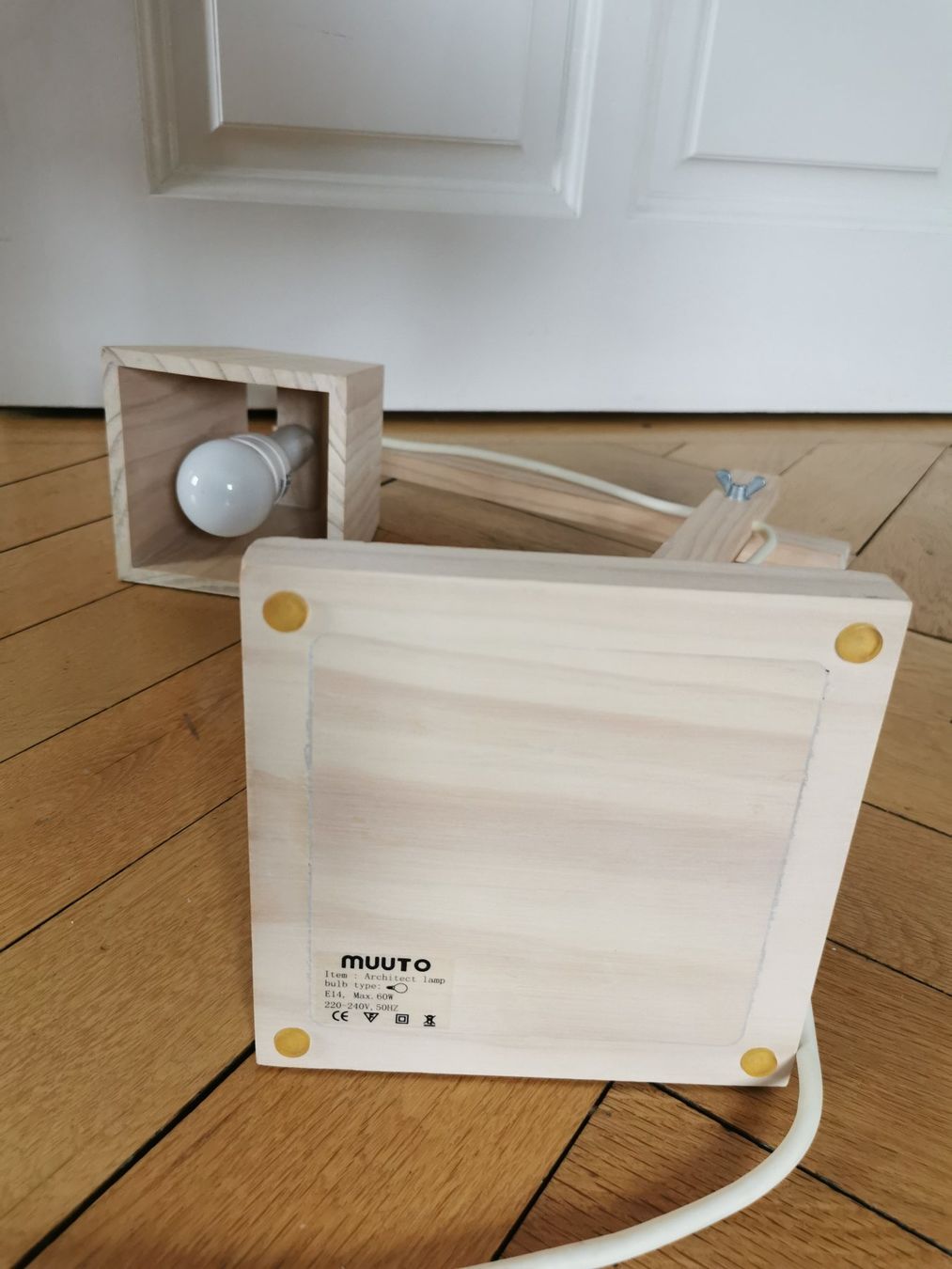 Muuto Lampade: Muuto Design Tischlampe – Usato da Bern venduto da jdilla 2