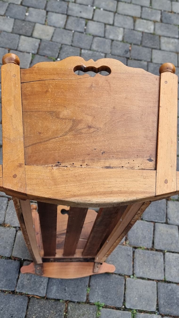 Holzartikel: Kleine Wiege Antik Nussbaumm – Gebraucht aus Sils im Domleschg von platin01 8