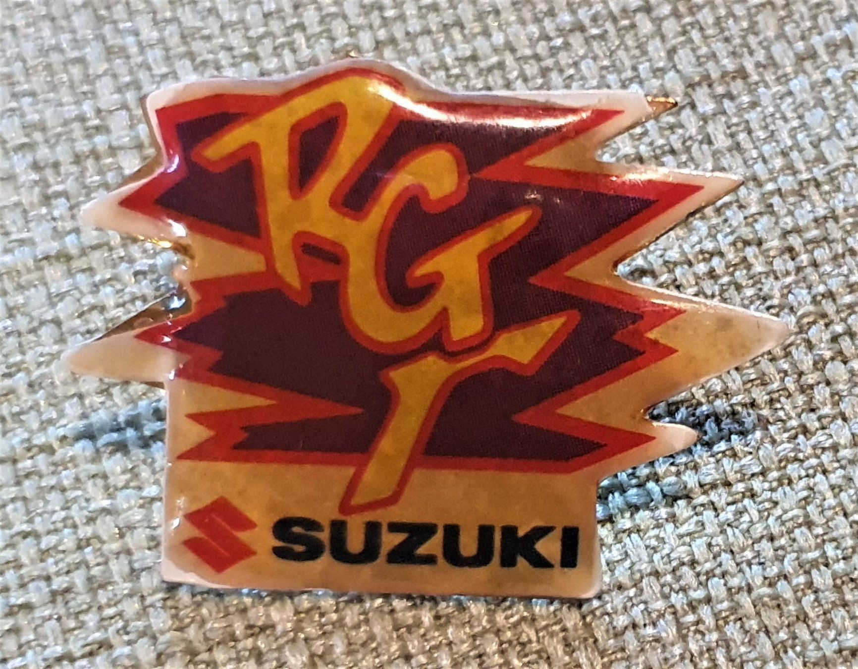 Placchette & Badge: G034 - Pin Motorrad Suzuki – Usato da Reinach BL venduto da Boston-Verkauf