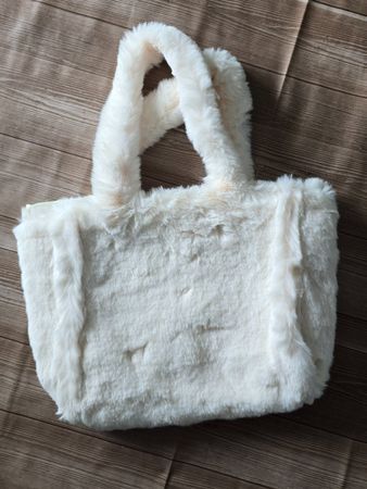 Furry Tote Bag │ Plüsch-Handtasche │ Creme