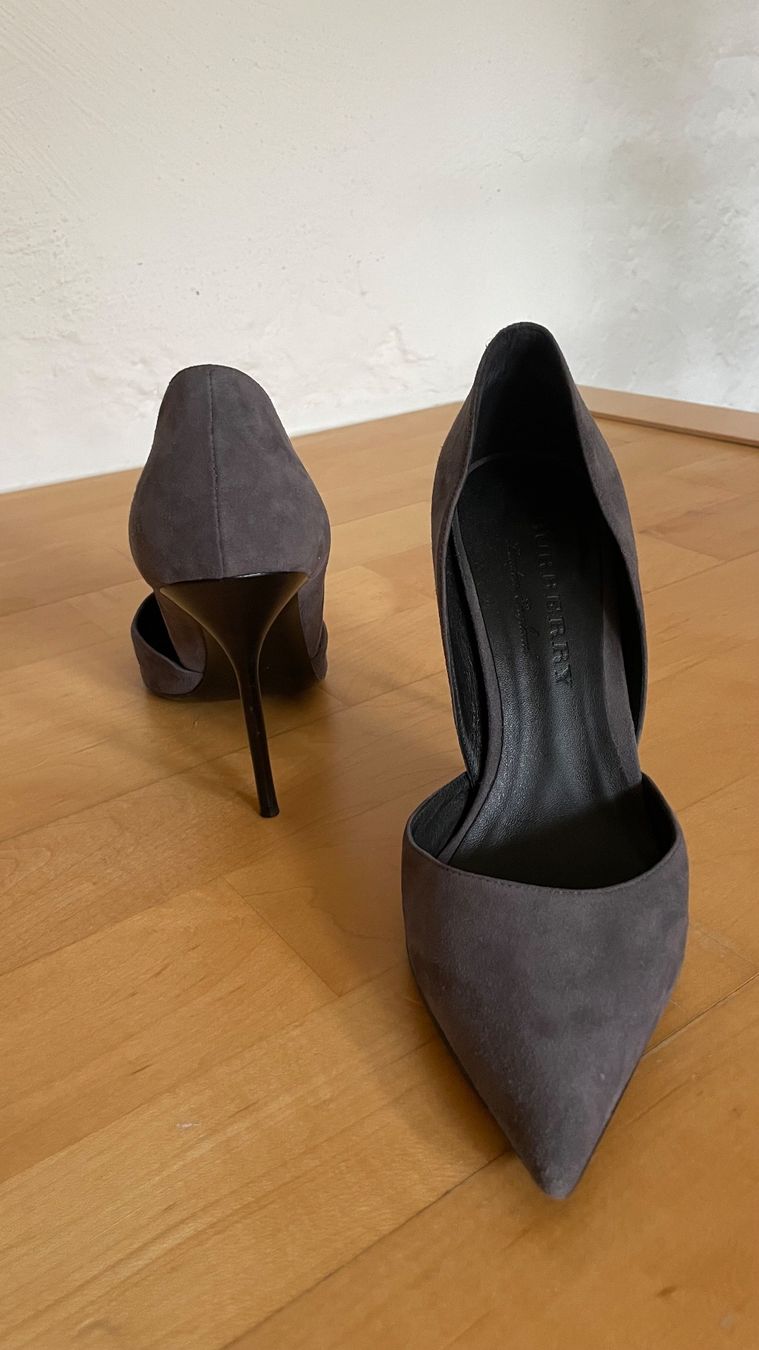 Burberry Scarpe da donna: Burberry Suede Heels 38 – Nuovo (secondo la descrizione) da Baden venduto da lor_hk6j 1