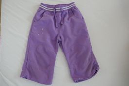 Schmucke violette Sommerhose, Gr. 116