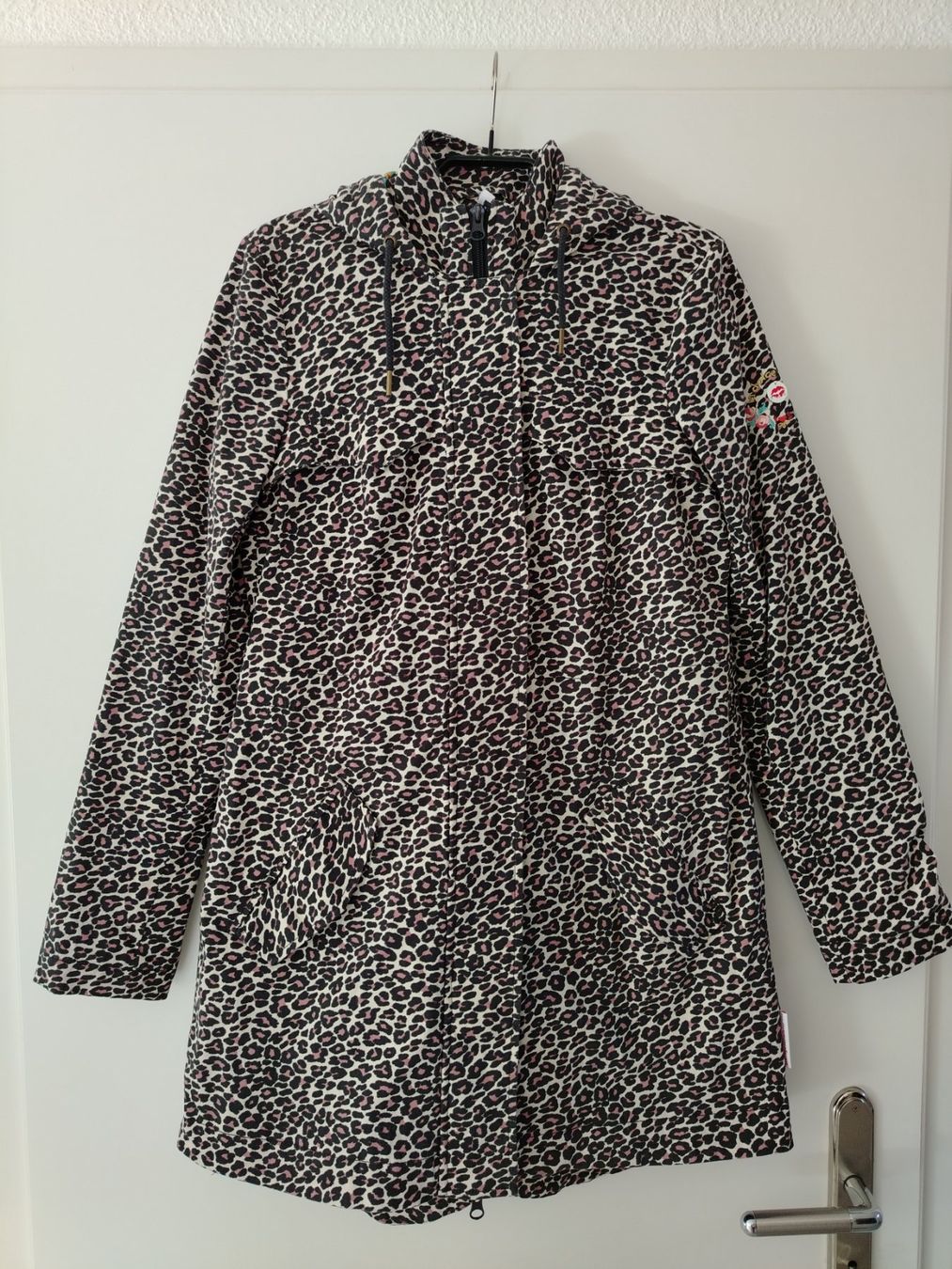Blutsgeschwister Jacken: Übergangsjacke mit Leoprint von Blutsgeschwister – Neu (gemäss Beschreibung) aus Schönenbuch von sop_n7zd