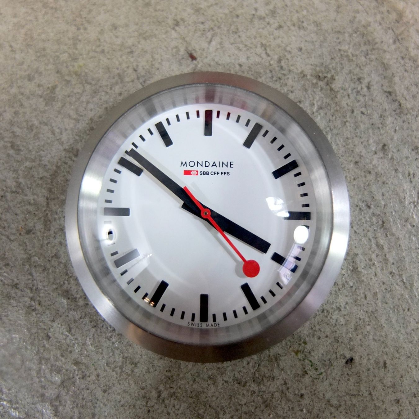 Mondaine Orologi da terra & Orologi da parete: Mondaine SBB Desk Clock Globe Uhr – Usato da Basel venduto da Brocki-auf-dem-Wolf 4