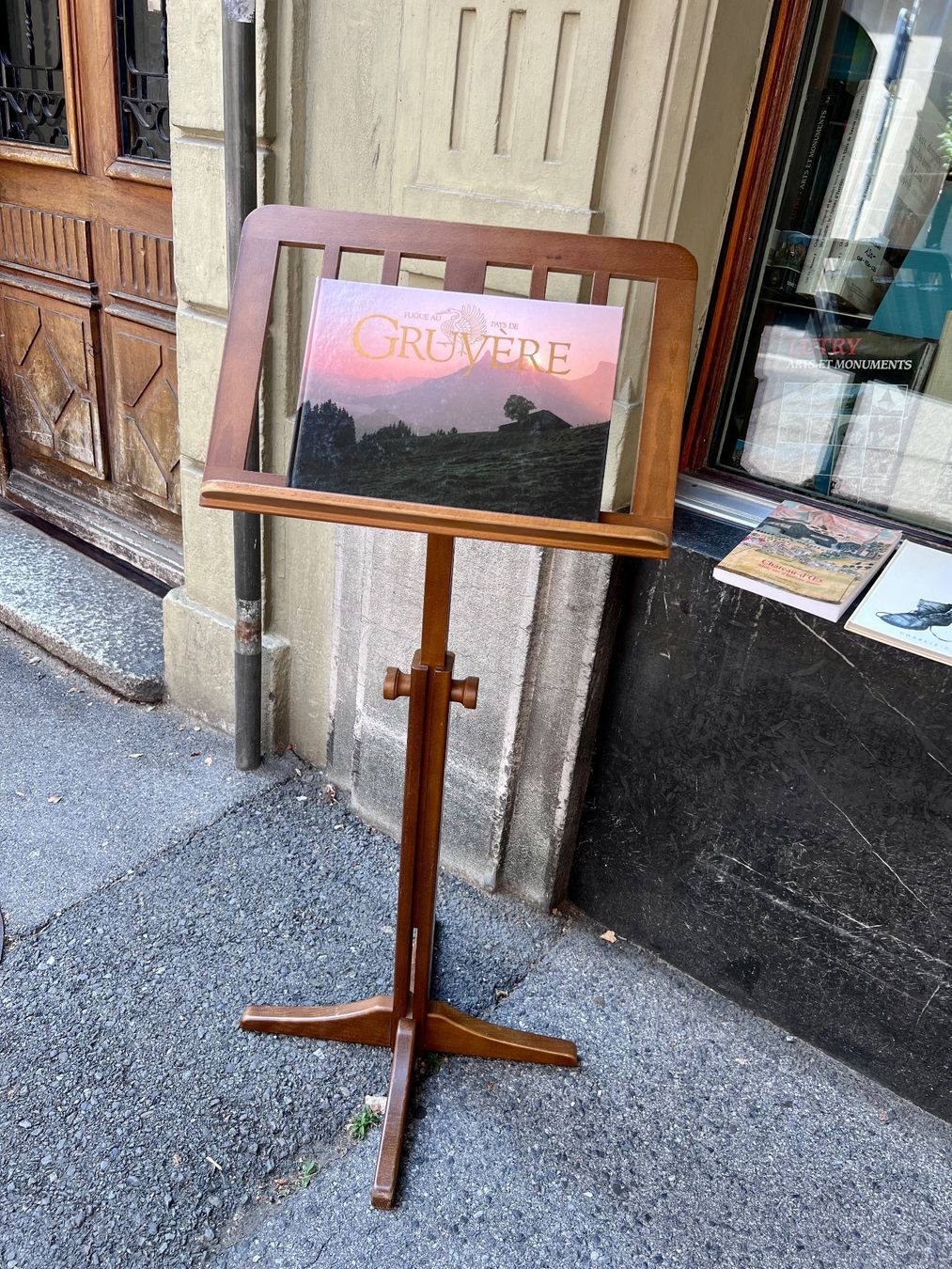 Supporti per strumenti musicali & leggii: Magnifique lutrin en bois – Usato da Vevey venduto da Phiphi01 3