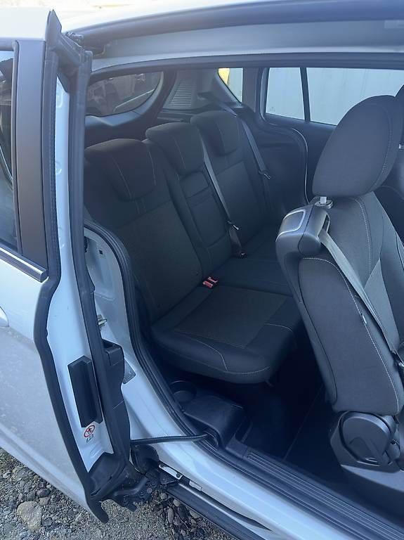 Automobili: Ford B-MAX  – Usato da Giubiasco venduto da off_hk9q 4