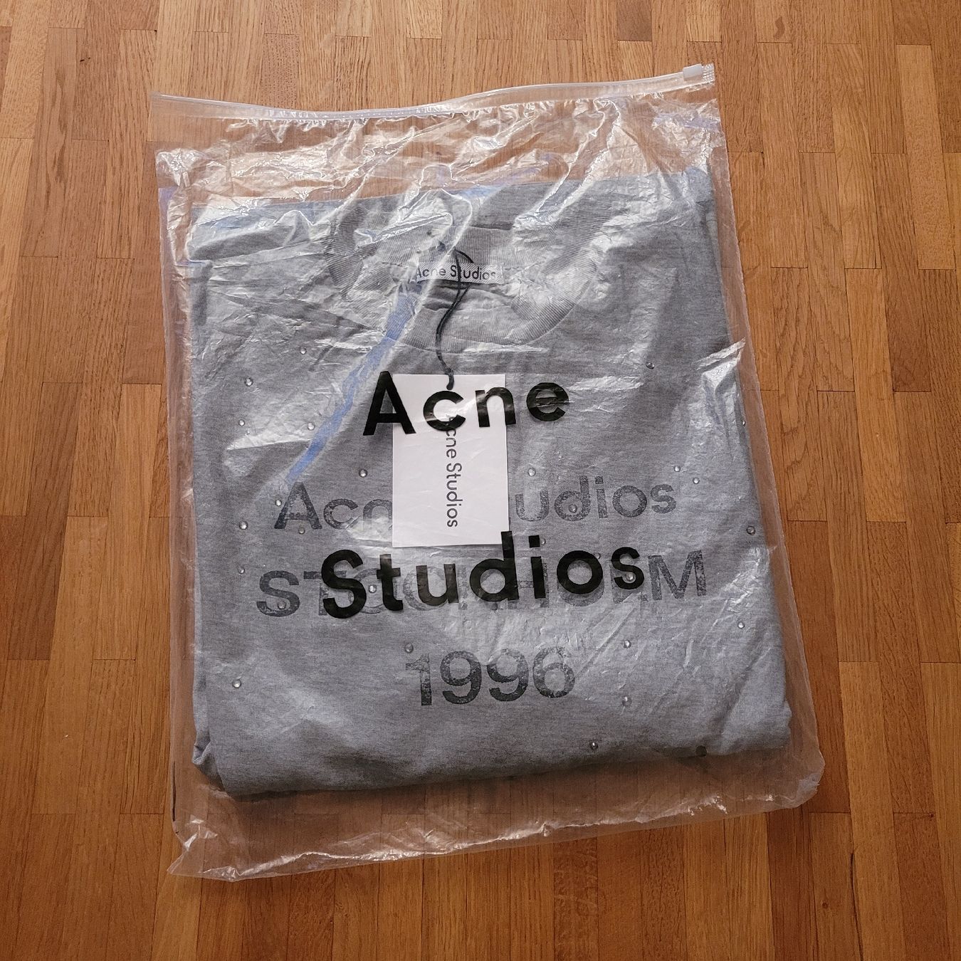 Acne Studios T-Shirts: Acne Studios Rhinestone Longsleeve Gr. M – Neu und originalverpackt aus Triengen von noa_m5nl 5