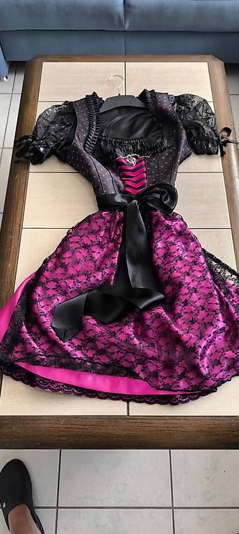 Kleider: wunderschönes knielanges Dirndl mit Bluse – Gebraucht aus Dürrenäsch von Doris041 1