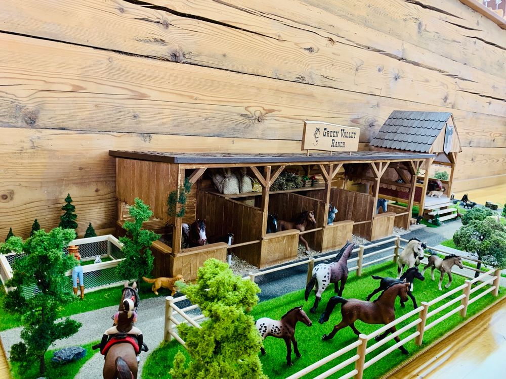  über 100 Schleich Pferde, Tiere mit Pferdehof Ranch Stall (Gebraucht Motiv 