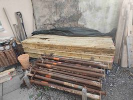 Lot matériaux construction -20 Étais, 35poutres ,11 Panneaux