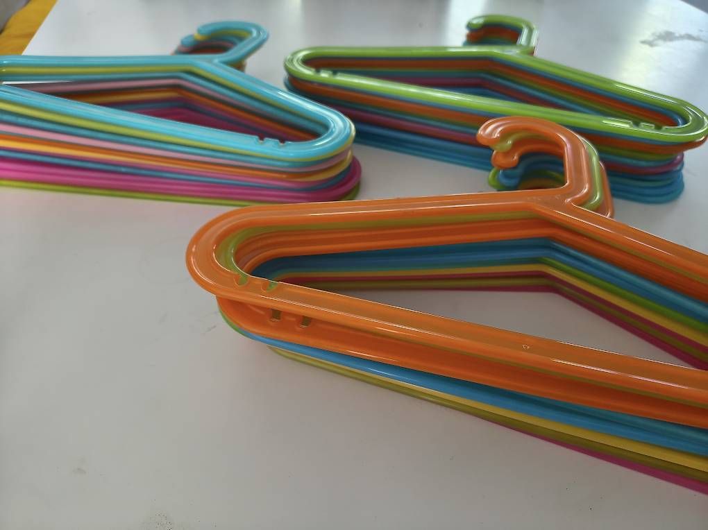Appendiabiti: Kinderkleiderbügel  – Usato da Reinach BL venduto da Palais_swiss