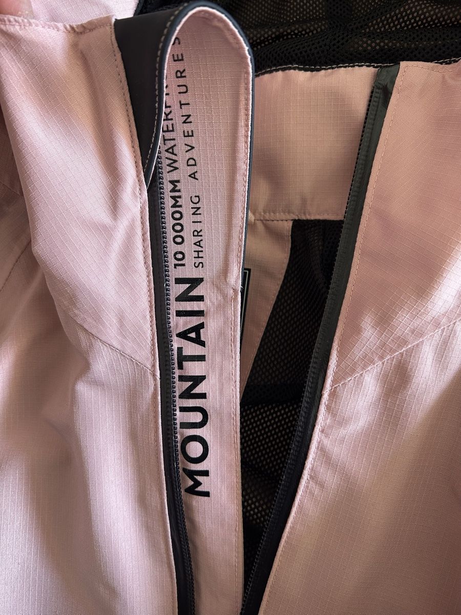 Decathlon Giacche & Cappotti: Veste Quechua de randonnée/imperméable / taille 146 – Usato da Meyrin venduto da Bronx86 2