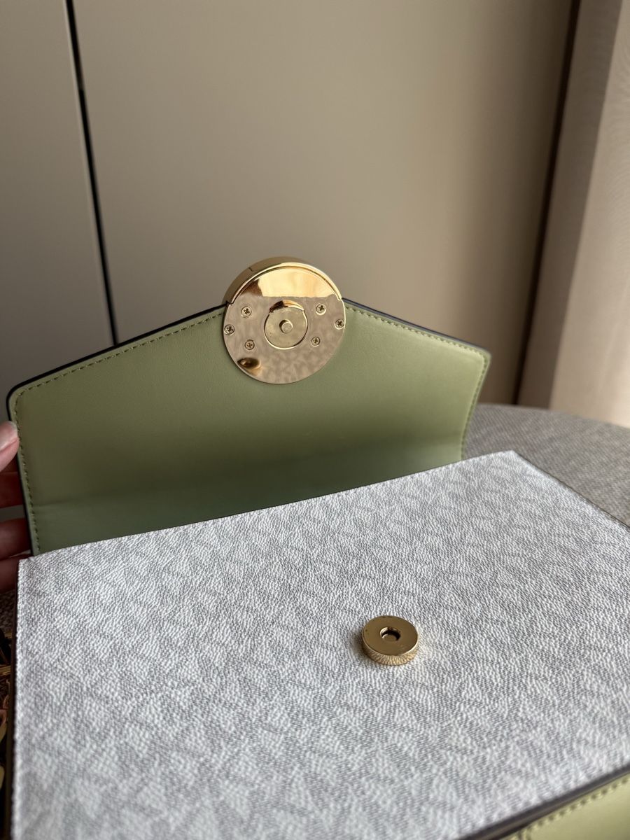 Michael Kors Taschen für Damen: Michael Kors Tasche Mint/Grün – Gebraucht aus Schocherswil von sav_f7dj 4