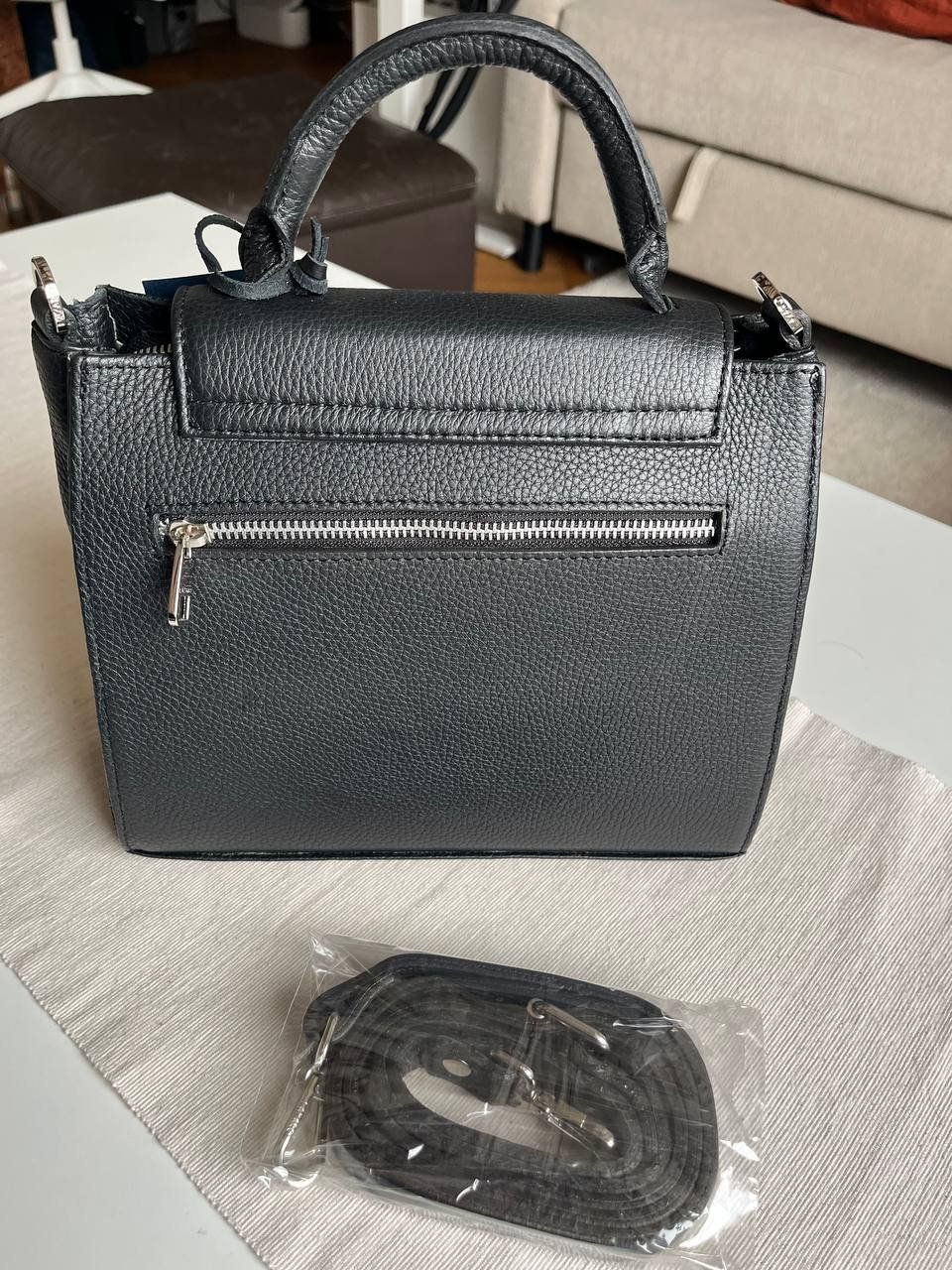 Borse da donna: Neu Leder Handtasche! – Nuovo e nell'imballaggio originale da Thalwil venduto da cho_wcl5 3