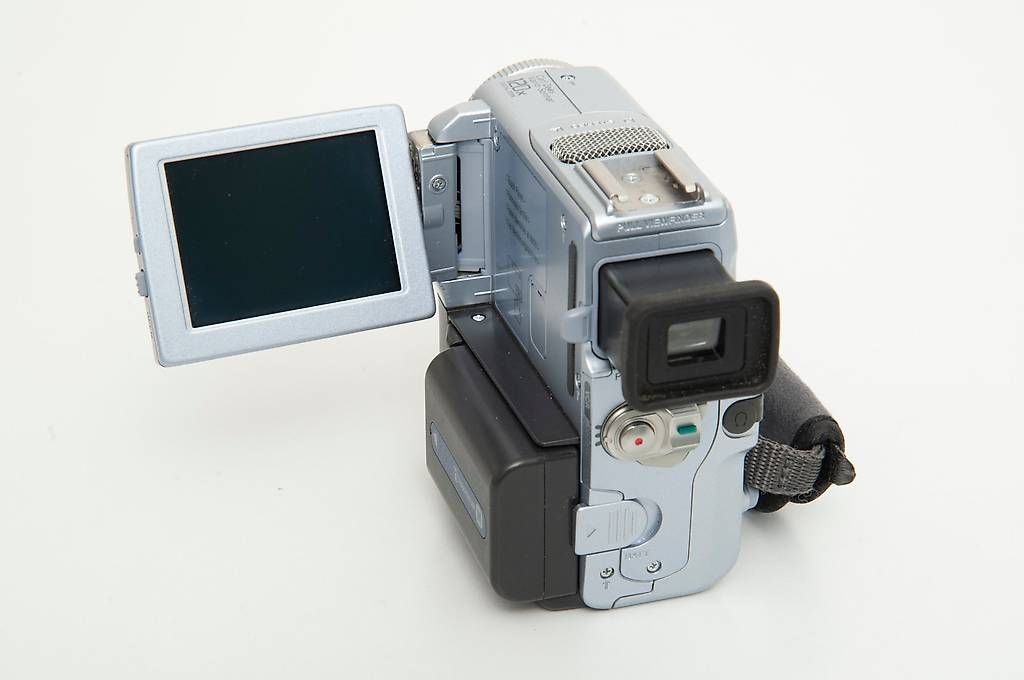 Sony Camcorder: Sony Handycam DCR-PC8E MiniDV – Gebraucht aus Lausanne von Phlox02 3