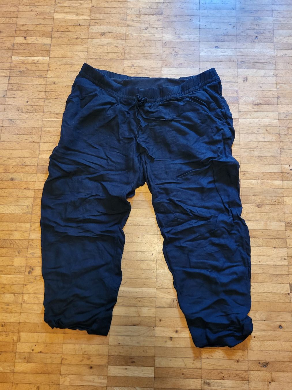 H&M Pantaloni: Zwei Umstandshosen Grösse L – Usato da Winterthur venduto da BOU002 3