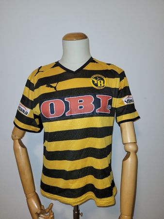 Fussballtrikot YB Puma Grösse XXL mit Wölfli 1