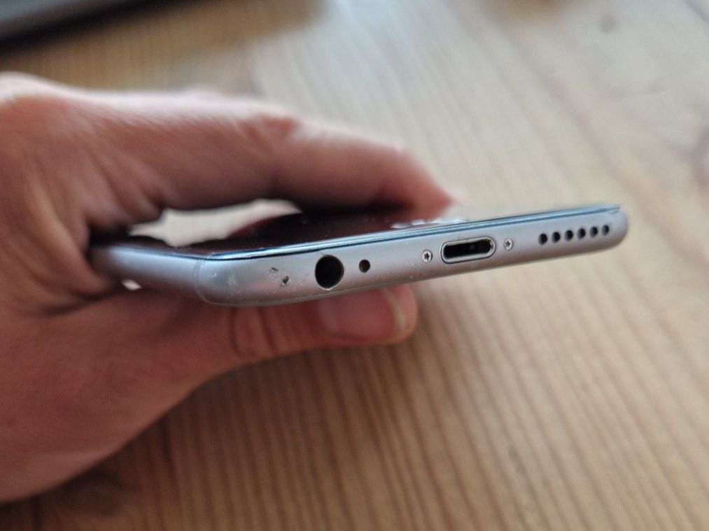 Apple Telefoni cellulari / Smartphones: iPhone 6s space grau 32GB funktionsfähig – Usato da Buttisholz venduto da _laaruu__ 3