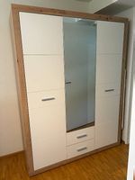Schrank 3-türig mit Spiegel - top Zustand!