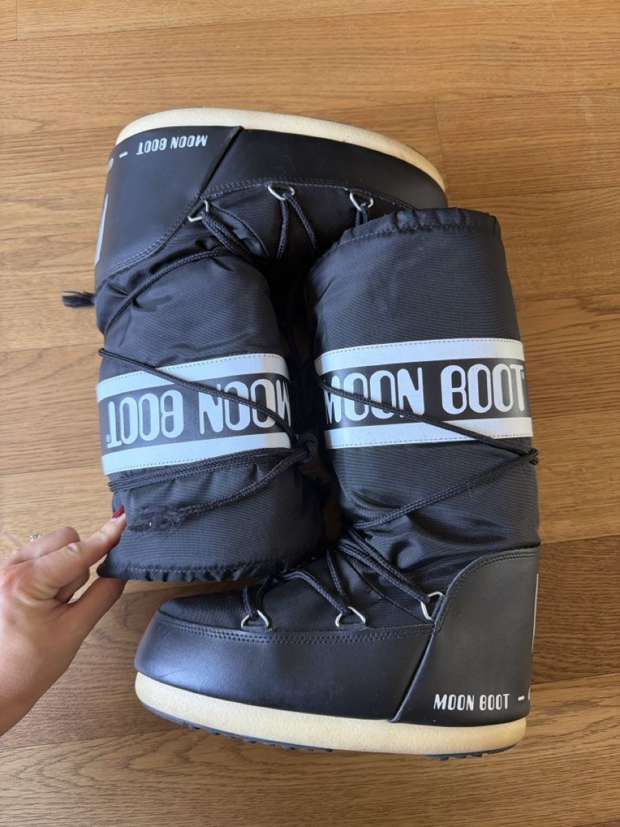 Moon Boot Scarpe da uomo: Moon boot 35-38 – Usato da Hausen AG venduto da nik_9sg2 2