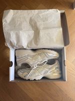 ASICS above the clouds sneakers 