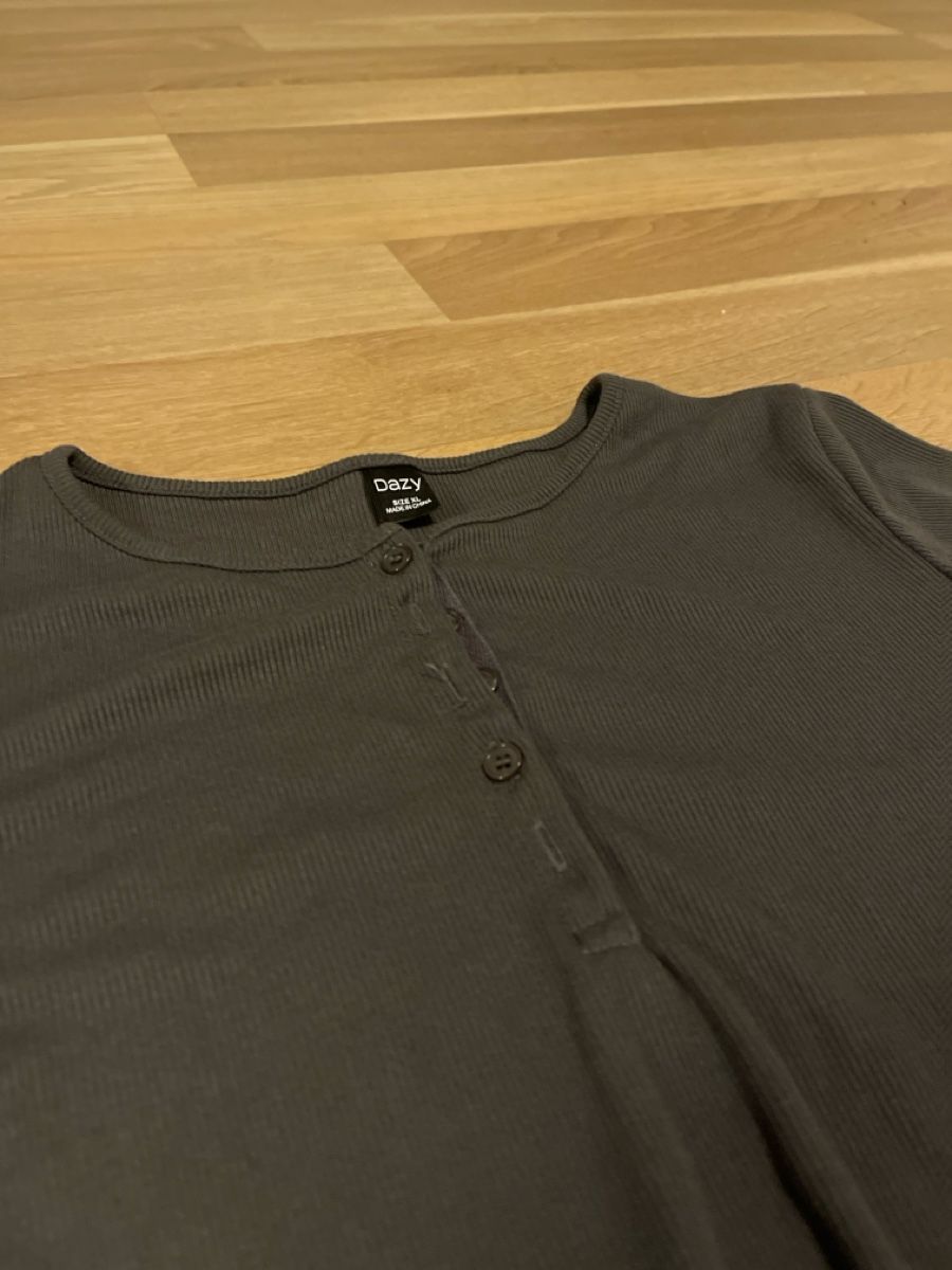 Tops: Graues Langarmshirt von Dazy, Grösse XL – Neu (gemäss Beschreibung) aus Düdingen von sahli89 1