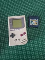 Nintendo Game Boy + Pokemon Blue