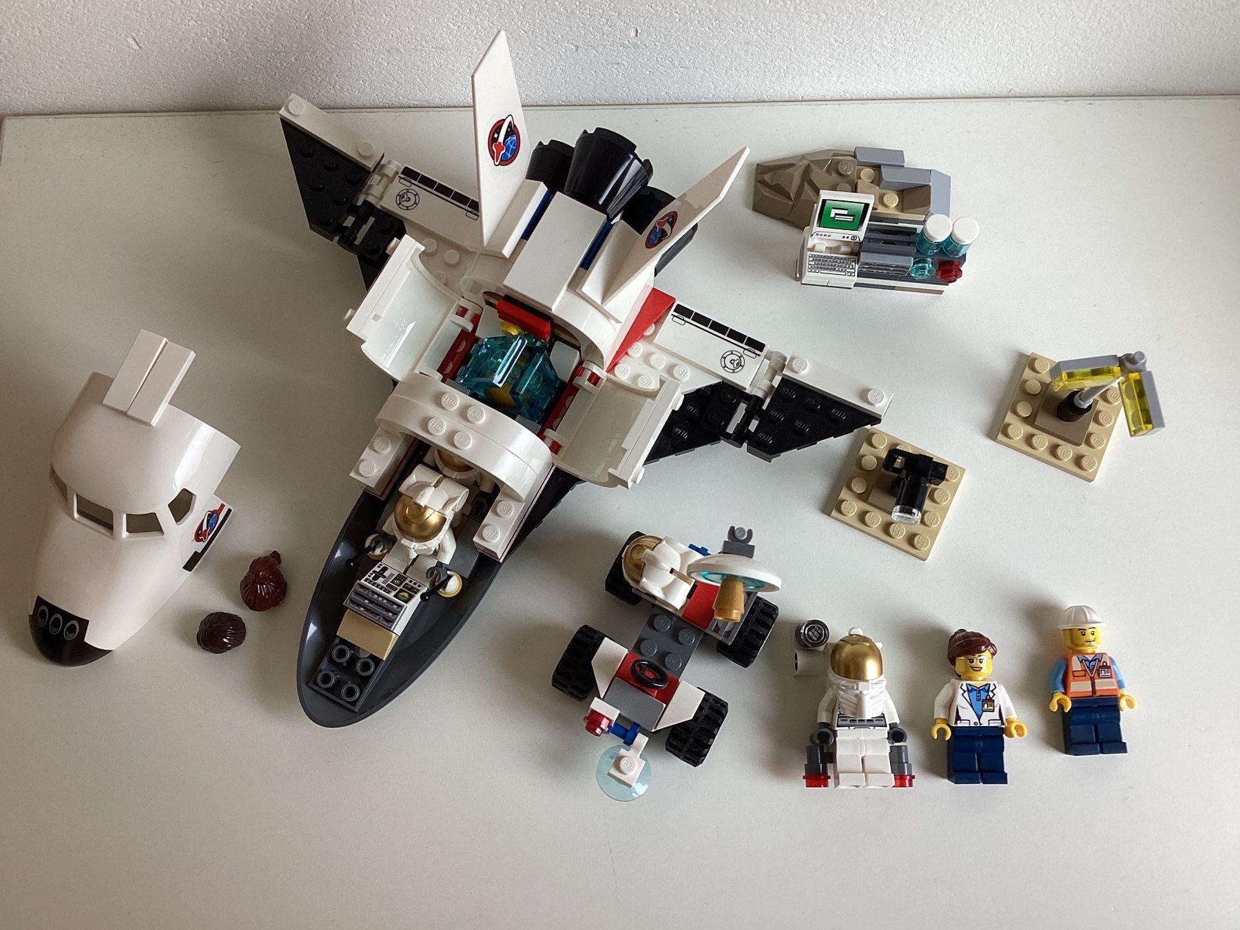 Lego Spielzeuge: Lego City Space Starter Set 60077 und Space Shuttle 60078 – Gebraucht aus Marbach SG von hibou22 1