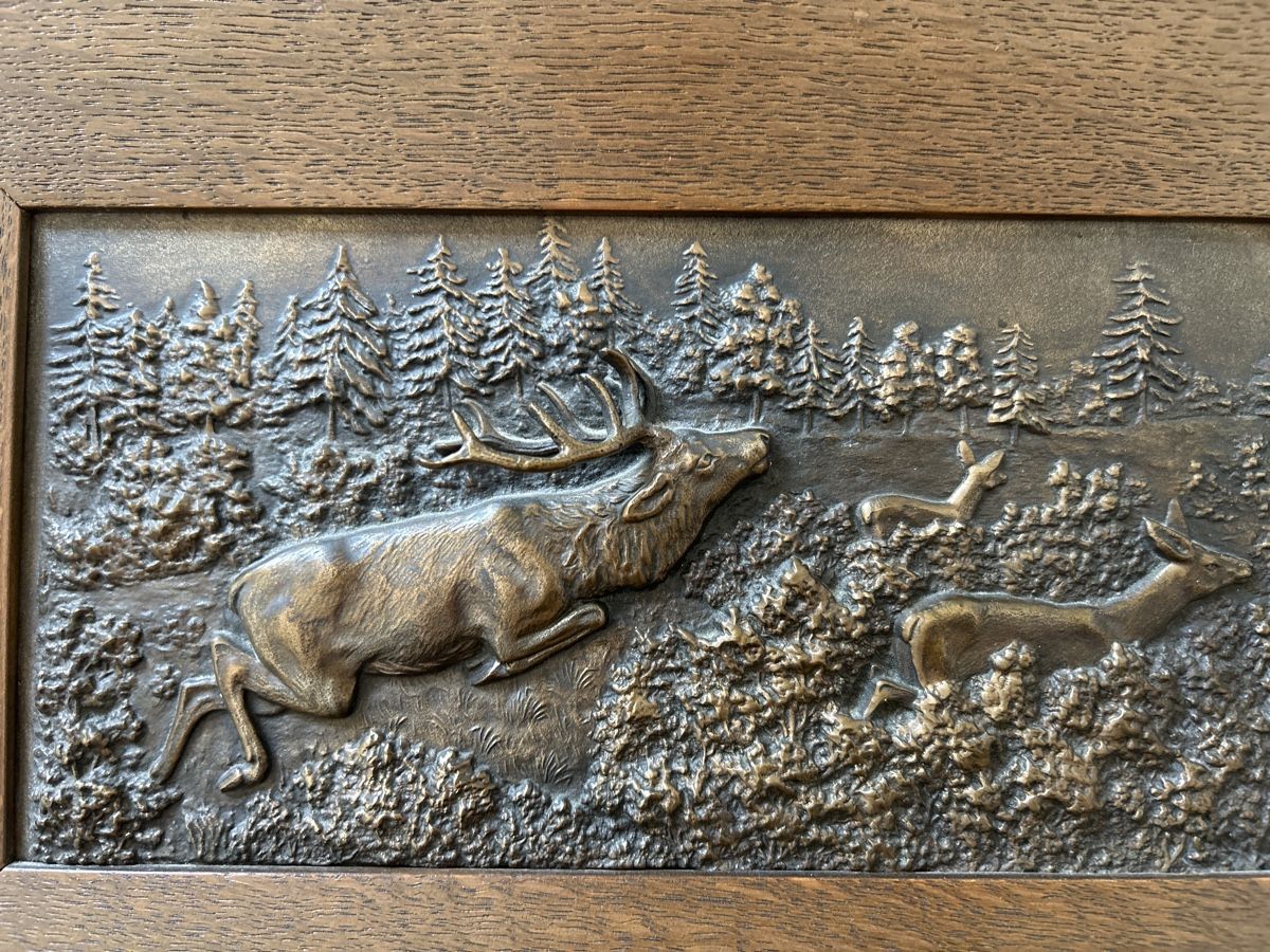 Posters & Illustrations: Massives Hirsch-Bronze-Relief – D'occasion à Zürich par SullaSenior 1