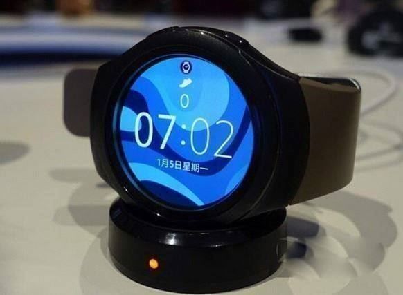 Samsung Smartwatch: Wireless Charger Gear S2 Classic SM-720 – Nuovo e nell'imballaggio originale da Unterägeri venduto da RmOnline 4