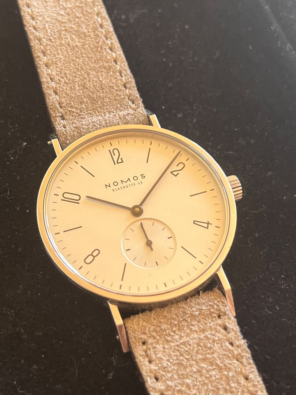 Nomos Orologi: Nomos Glashütte SA Tangente 35mm – Usato da Basel venduto da alakri