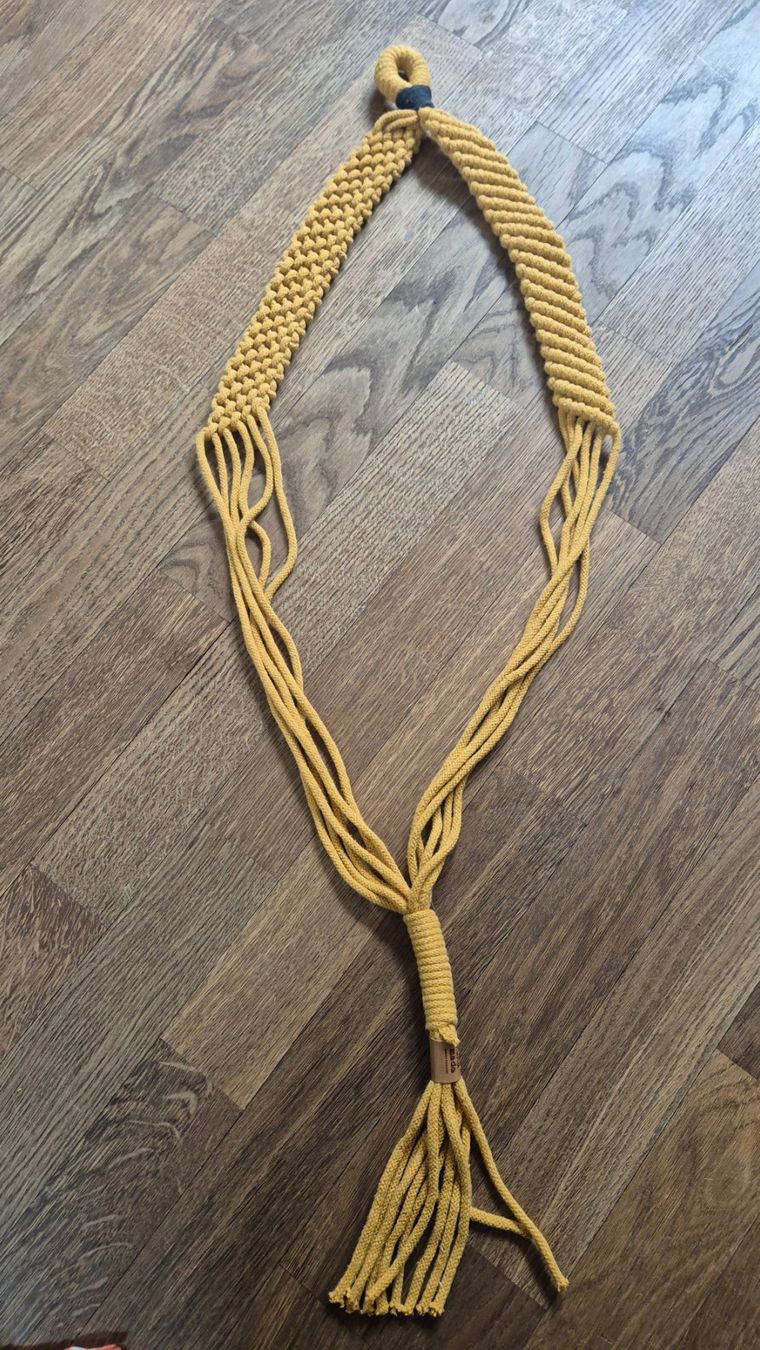 Alle Dekorationen: Yellow macrame plant hanger handmade – Neu (gemäss Beschreibung) aus Zürich von monadiederich