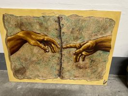 Reliefbild mit Händen – Strukturkunst auf Leinwand
