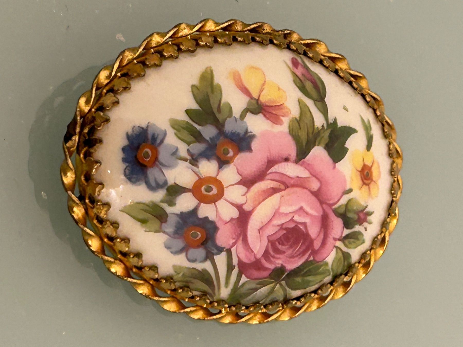Broches & Aiguilles: Wunderschöne, alte Limoges-Brosche – D'occasion à Eschenz par glaro14