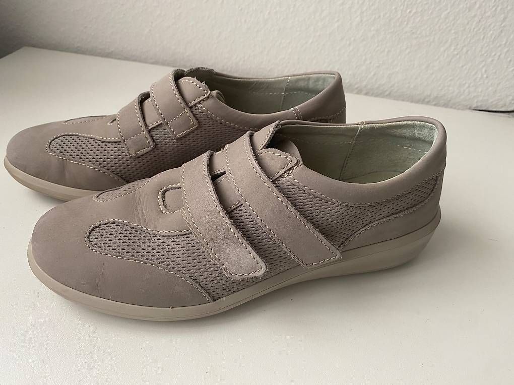 Scarpe da donna: Halbschuhe Damen Medicus 38,5 – Usato da Jonen venduto da Luzella