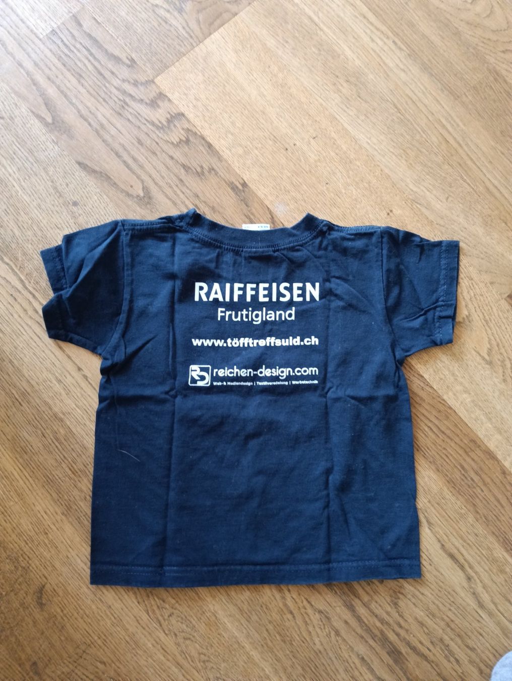 Camicie, T-shirt & Polo: T-Shirt "Russell" Gr. 104... – Usato da Uetendorf venduto da Koh0 1