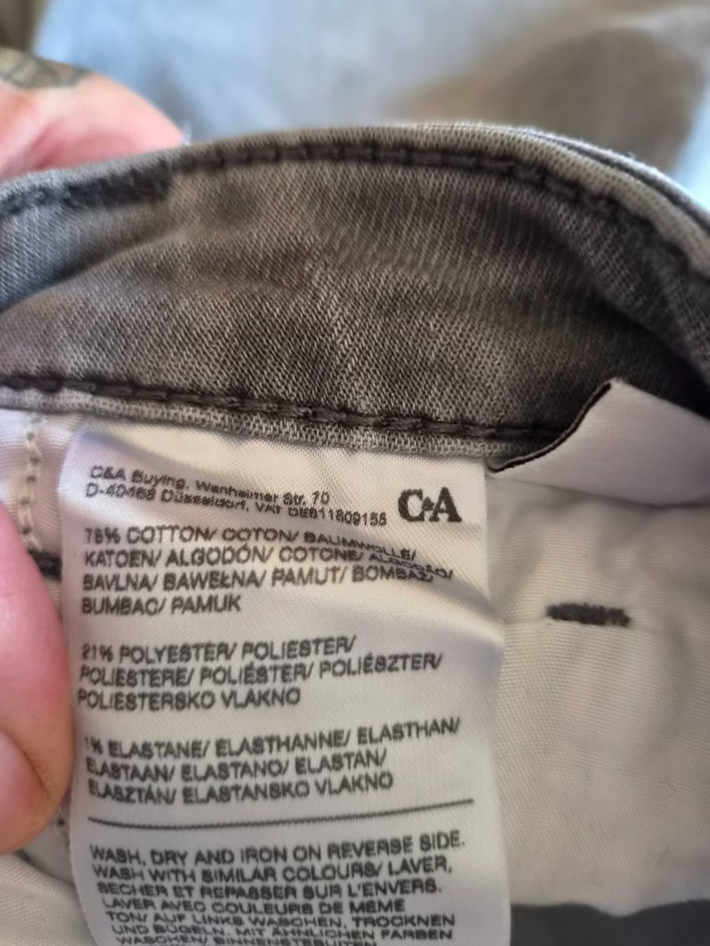 C&A Pantaloni: C&A Damen Bermuda Grösse 42 grau neuwertig – Usato da Mumpf venduto da Fabis_Shop 2