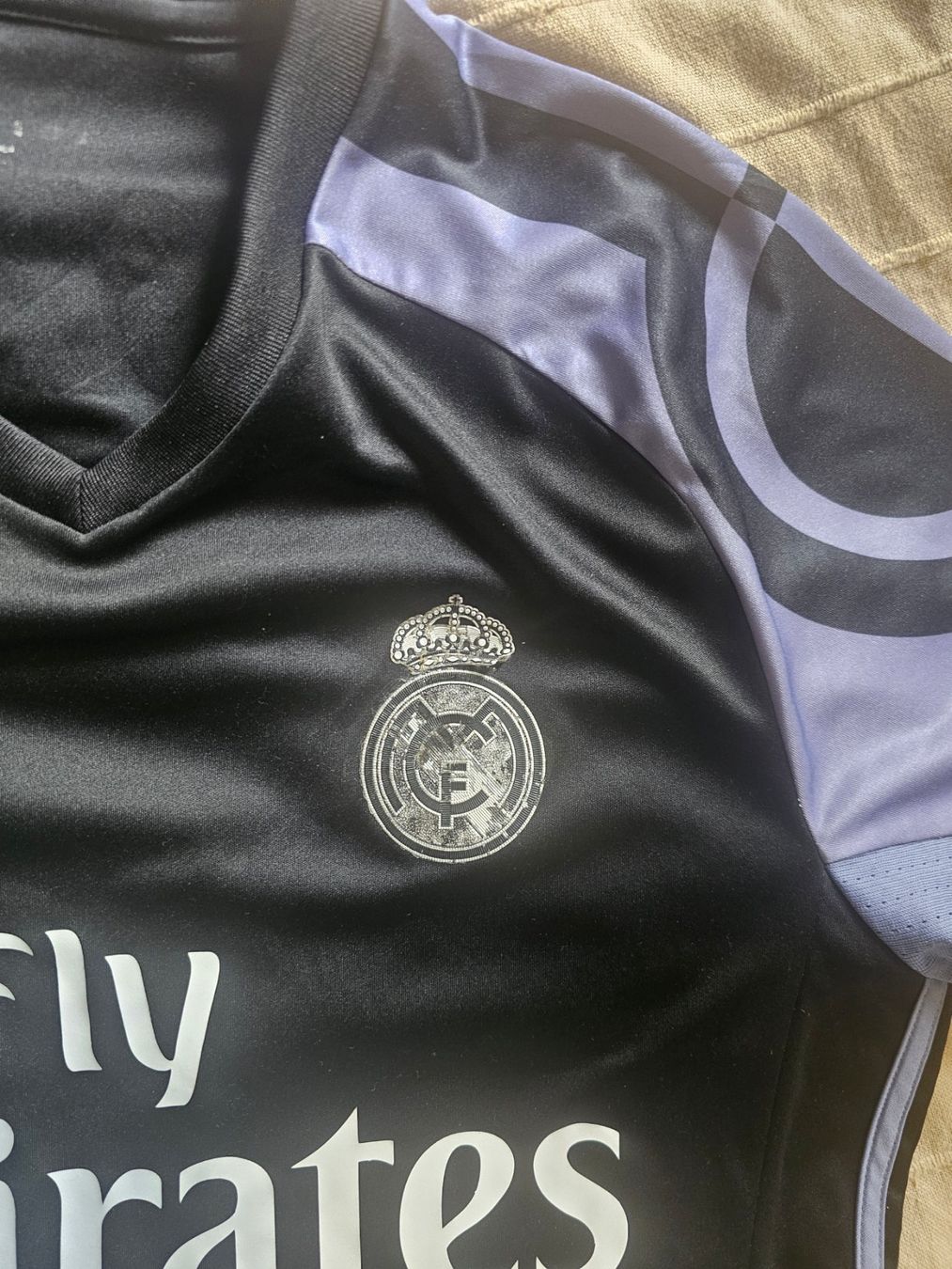 Adidas Maillots de corps & Pantalons: Real Madrid 2016-2017 Third - 14 CASEMIRO – D'occasion à Epalinges par Kont1 4