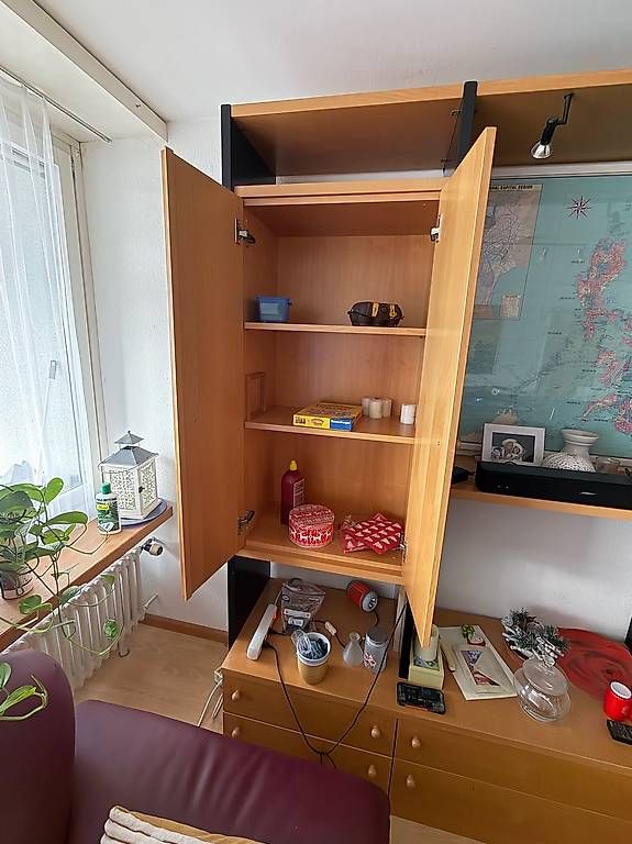 Scaffali: **Wohnwand massiv zu verschenken** – Usato da Therwil venduto da ank_vnm2 2